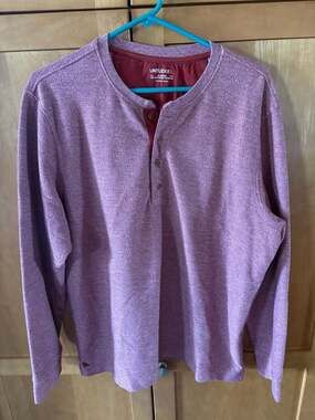 UNTUCKit Urey Regular Fit Long Sleeve Henley Shirt in Maroon Melange
